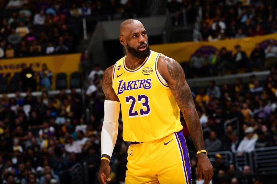 开云电子-詹姆斯29+9+6湖人爆冷惨负黄蜂 东契奇39分三球30+11+9三分