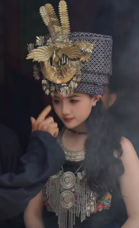 开云电子-麻阳龙舟队训练备战龙超，出征时会抬龙舟到河边，曾因手推肩扛50公里硬核护送火出圈|潇湘晨报·晨视频|龙舟比赛|湖南省|怀化市|活动_新浪体育_新浪新闻